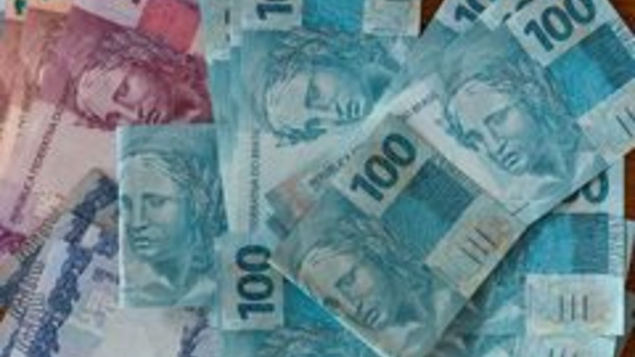 Com alta na inflação, governo prevê salário mínimo de R$ 1.088 em 2021