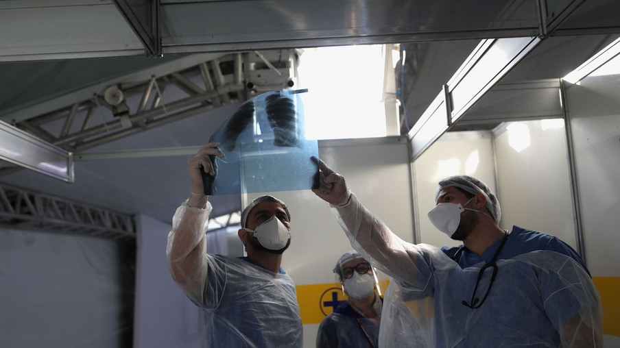 Governo chama médicos cubanos para serem reincorporados ao Mais Médicos