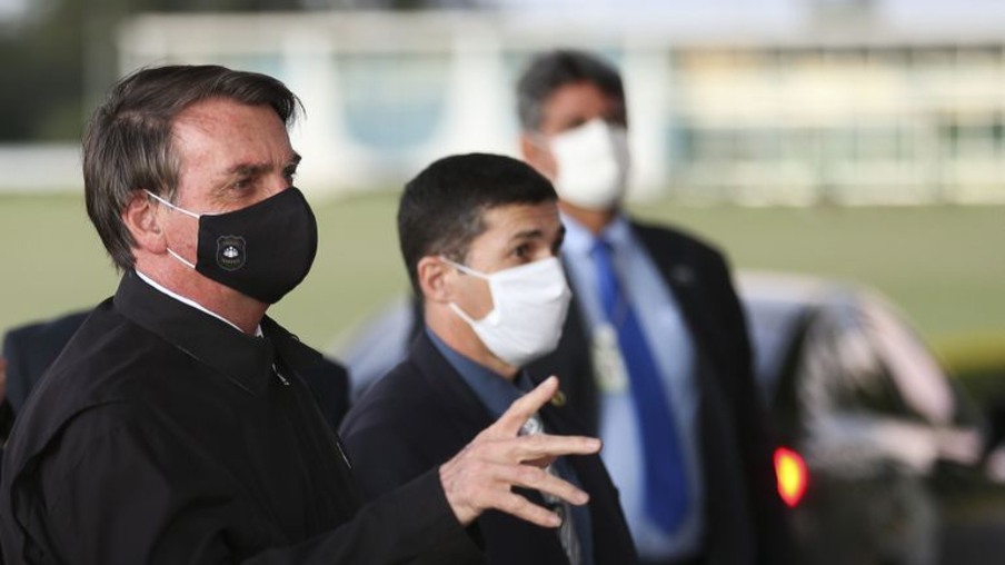 Bolsonaro diz que a prisão de Queiroz, ex-assessor do seu filho, foi “espetaculosa”