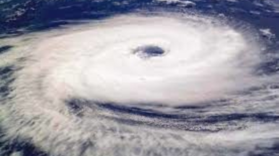 "Ciclone bomba" atinge o Paraná nesta terça: fortes temporais e rajadas de vento