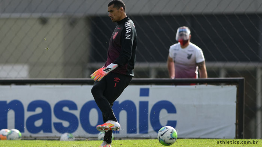 Santos está de volta ao gol do Athletico - Crédito - Fabio Wosniak/Site Oficial