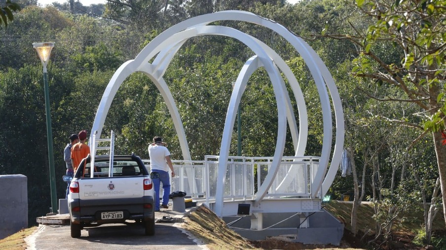Município fecha nova ponte do Lago Municipal para reparos