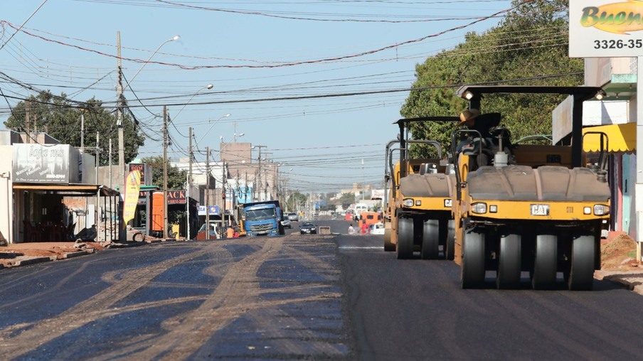 Obra de revitalização da Rua Xavantes em Cascavel está 50% concluída