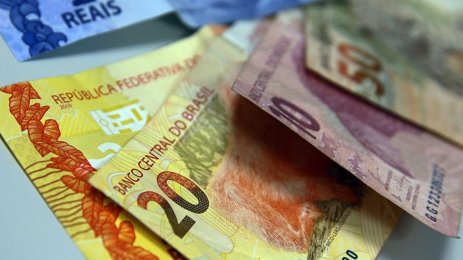 Governo vai propor “microimposto” para arrecadar R$ 120 bilhões ao ano