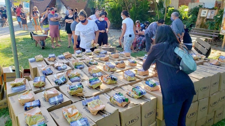 Porto faz segunda entrega de cestas às comunidades das ilhas