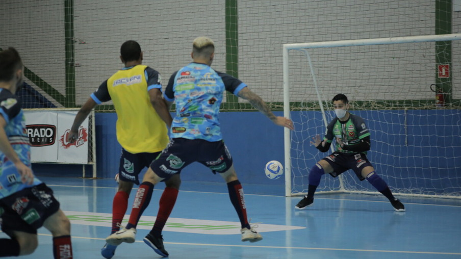 Com estreia adiada, Cascavel Futsal segue ritmo de treinos
Foto: Marcos Pí/Assessoria
