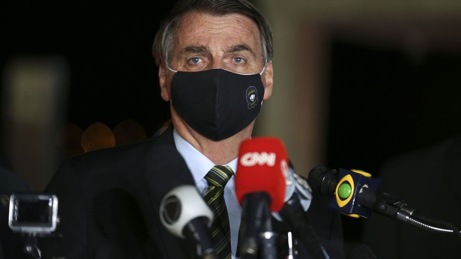 Bolsonaro planeja prorrogar auxílio até dezembro com parcelas de R$ 250