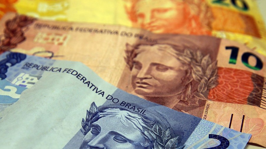 Bancos terão de monitorar saques e depósitos suspeitos abaixo de R$ 2 mil
