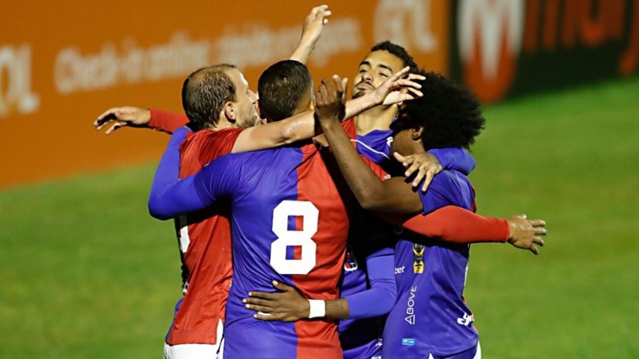 Tricolor comemora retorno das vitórias na Série B. Foto: Albari Rosa/Foto Digital