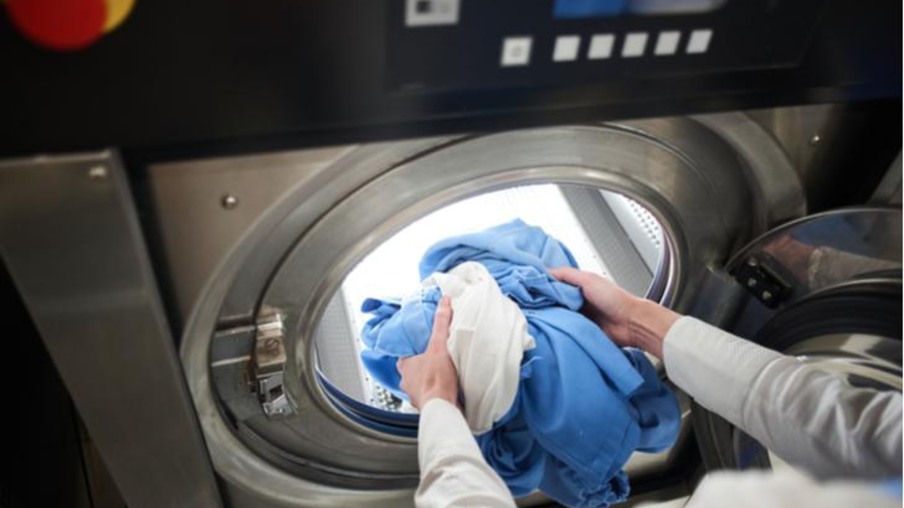 O que fazer quando máquina de lava e seca LG deixa cheiro ruim nas roupas?