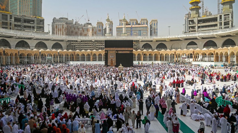 China vai proibir peregrinação individual a Meca a partir de dezembro