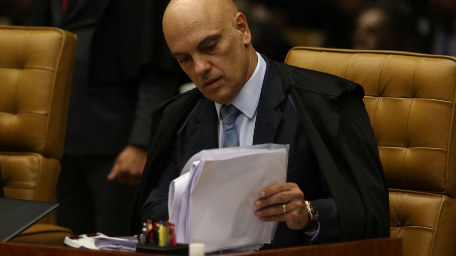 Ministro do STF Alexandre de Moraes está com covid-19