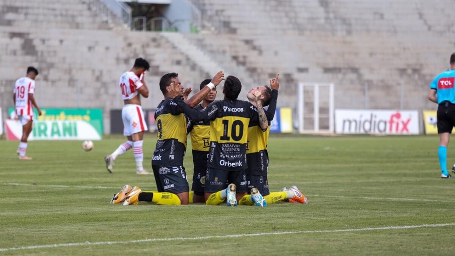 Futebol Clube Cascavel derrota o Bangu em casa e segue com chance de classificação na Série D