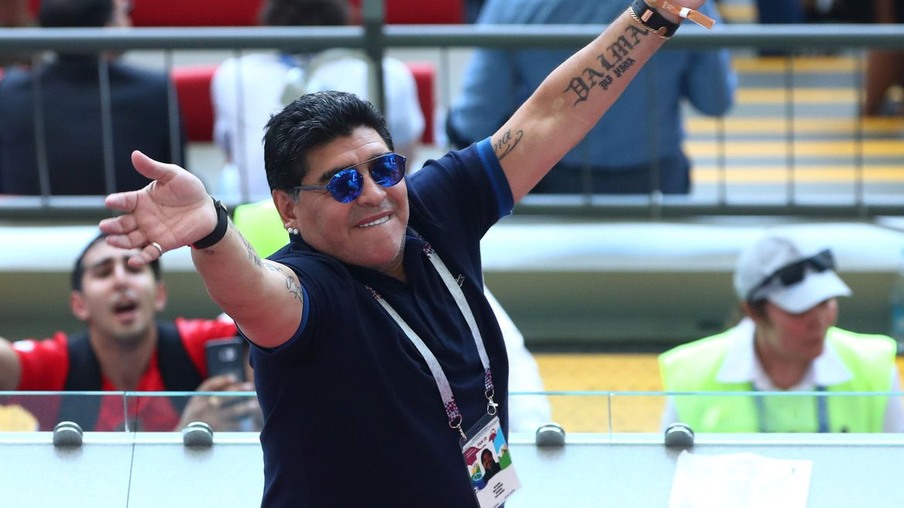 Morre o maior jogador da história do futebol argentino, Diego Maradona, aos 60 anos