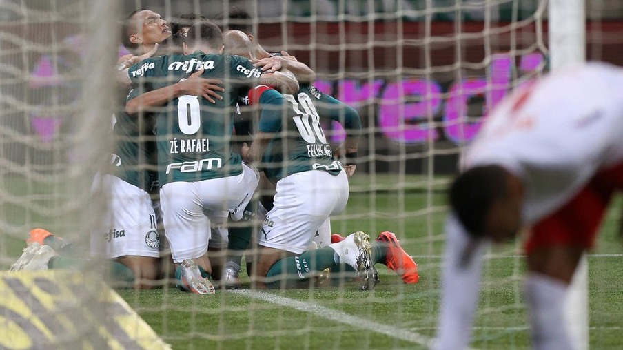 Palmeiras celebra vaga e invencibilidade