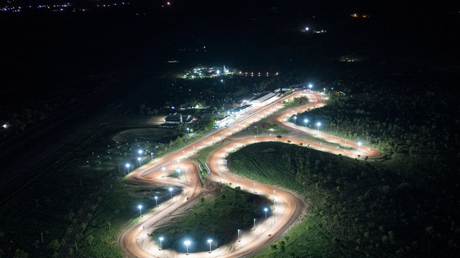 O Autódromo Bom Futuro recebeu iluminação, possibilitando a realização de provas noturnas pela primeira vez na Velocidade na Terra

Crédito: Divulgação
