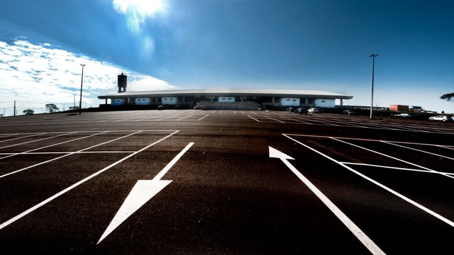 Transitar orienta proprietários a retirarem veículos estacionados na antiga estrutura do aeroporto