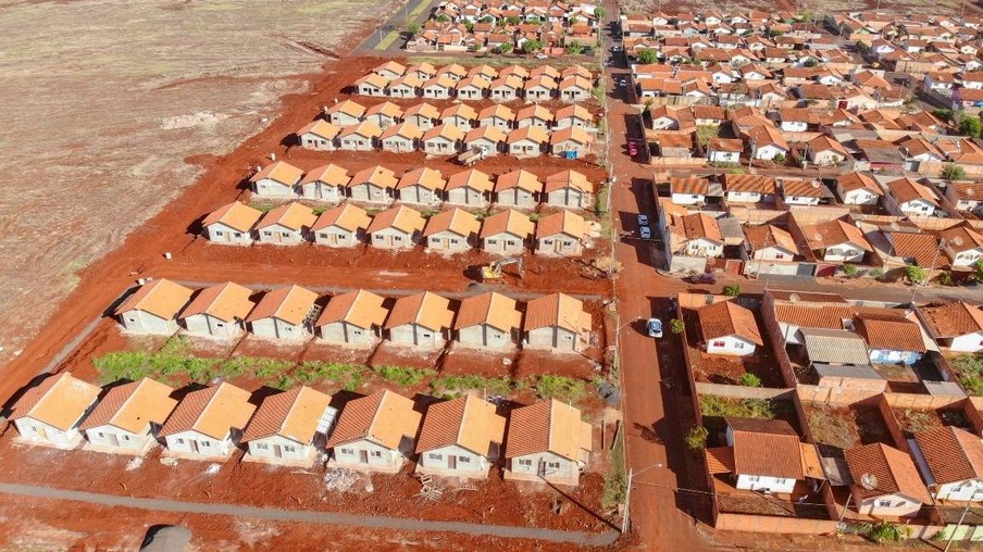 Cohapar autoriza início das obras de 100 casas em Foz 