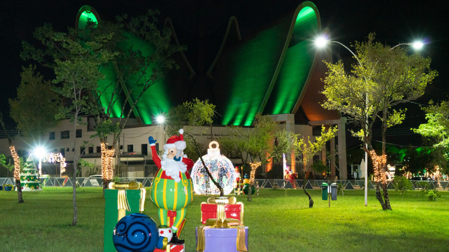Decoração especial do Natal de Luzes da Itaipu permanece na Catedral até o dia 5