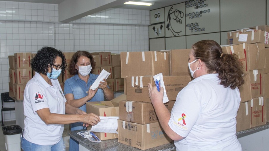 Cmeis e escolas de Toledo recebem mais de 14,4 mil kits de higiene bucal