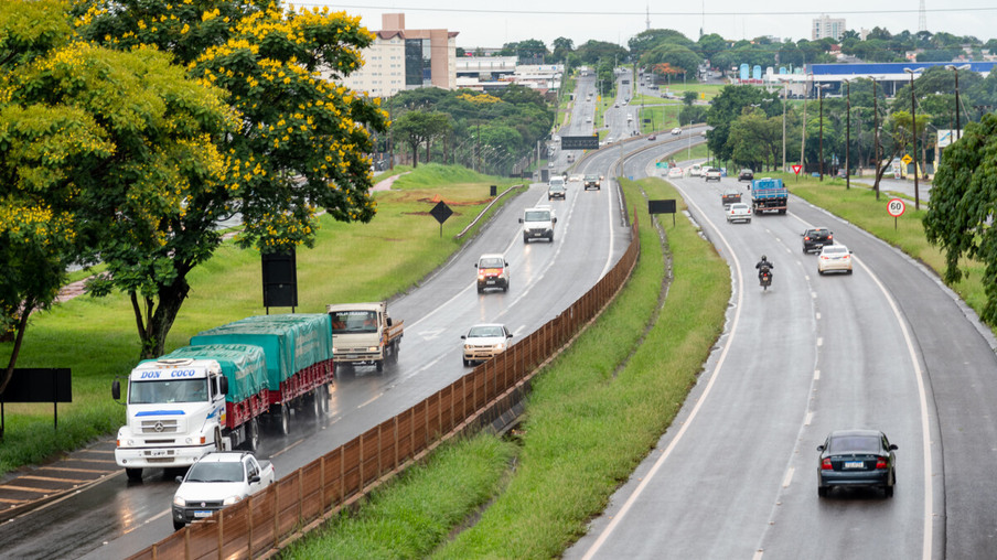 Itaipu e governo do Paraná assinam convênio para iluminar BR-277 entre Foz e São Miguel