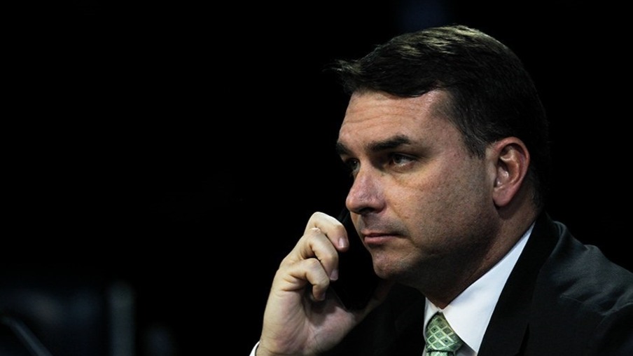 Conselho de Ética recebe representação contra Flávio Bolsonaro