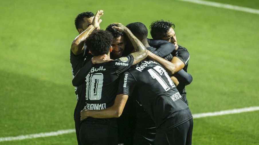 Atlético Mineiro e Bragantino empatam em 2 a 2 no interior de SP