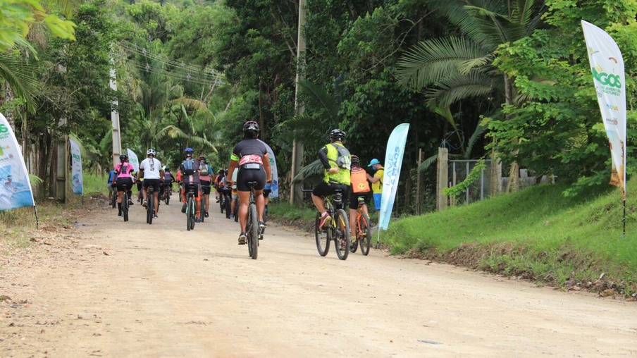 Pedala Paraná é lançado em Guaratuba com a participação de 130 ciclistas