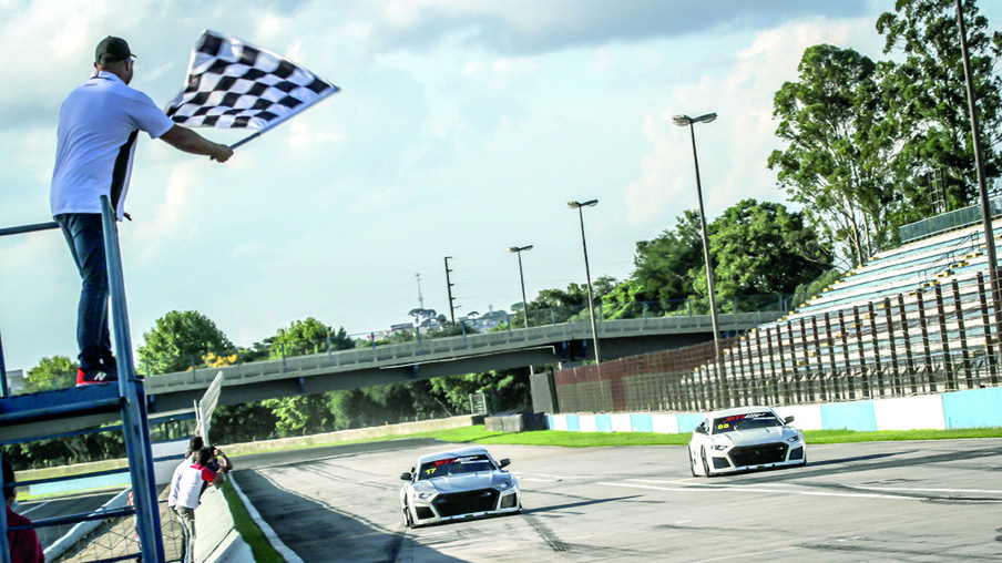 Bandeirada: GT Sprint Race realiza o primeiro GT Duel