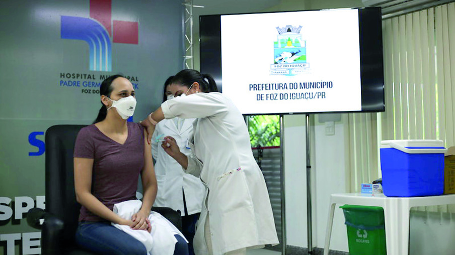 Vacina no Paraná chega ao fim; Ministério da Saúde não tem previsão de entrega