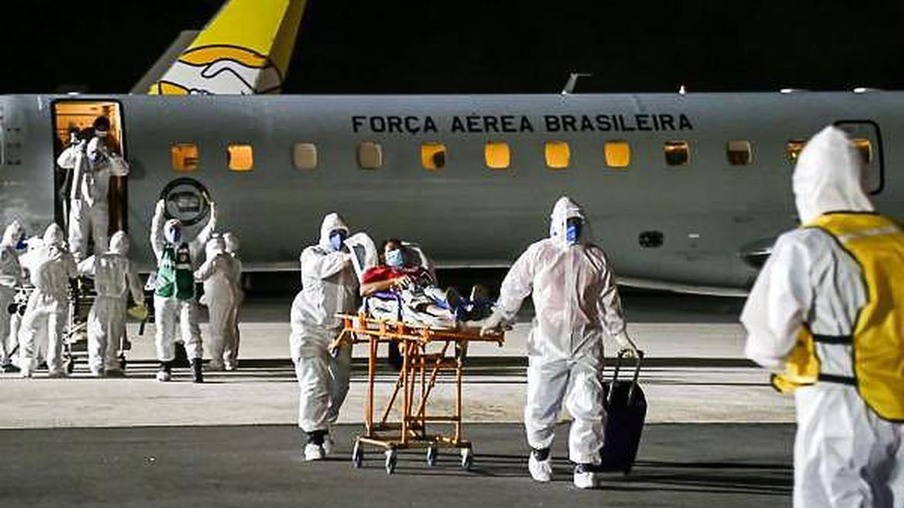 Aeronaves da Força Aérea Brasileira removem 248 pacientes do estado do Amazonas para várias cidades.