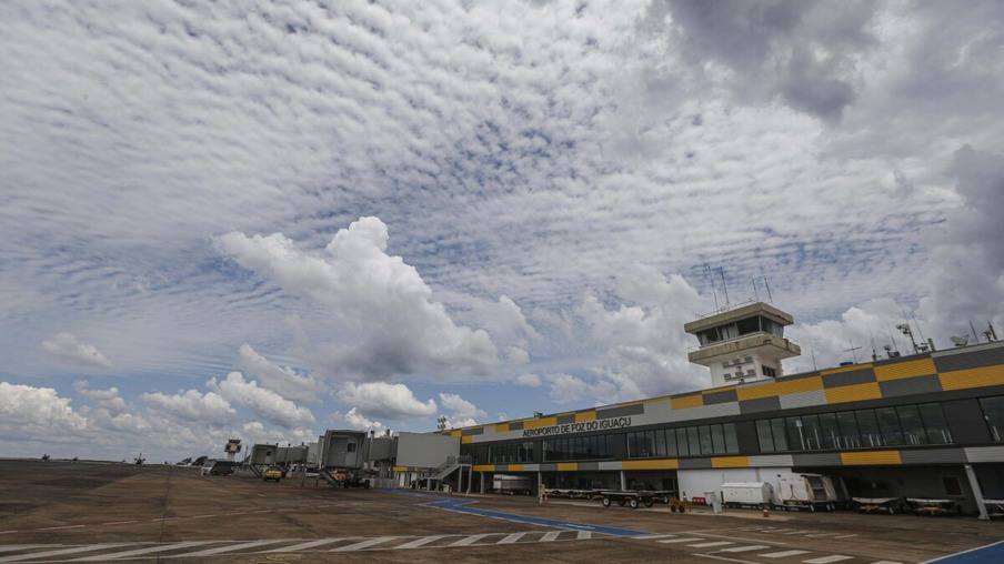 Ampliação da pista do Aeroporto de Foz do Iguaçu alcança 85%