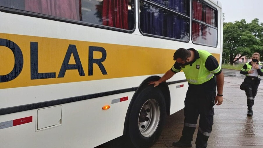 Transporte escolar: concluída a vistoria de 31 veículos da área rural, Transitar inicia nesta quarta a inspeção das vans urbanas