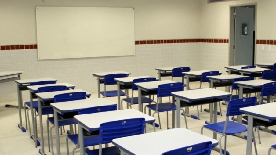 Sobe para cinco colégios fechados em Foz depois que educadores foram diagnosticados com covid-19
