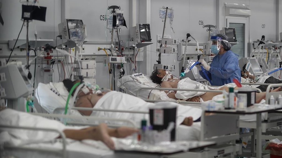 Boletim da covid-19 confirma 3.504 novos casos e 175 óbitos no Paraná