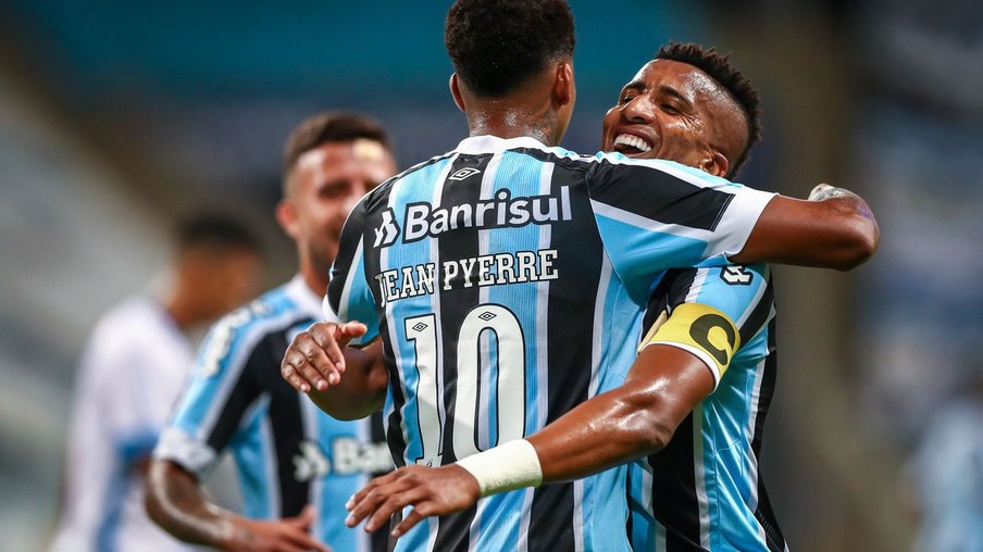 Grêmio ganha o primeiro jogo sem Renato e reassume ponta do Gaúcho