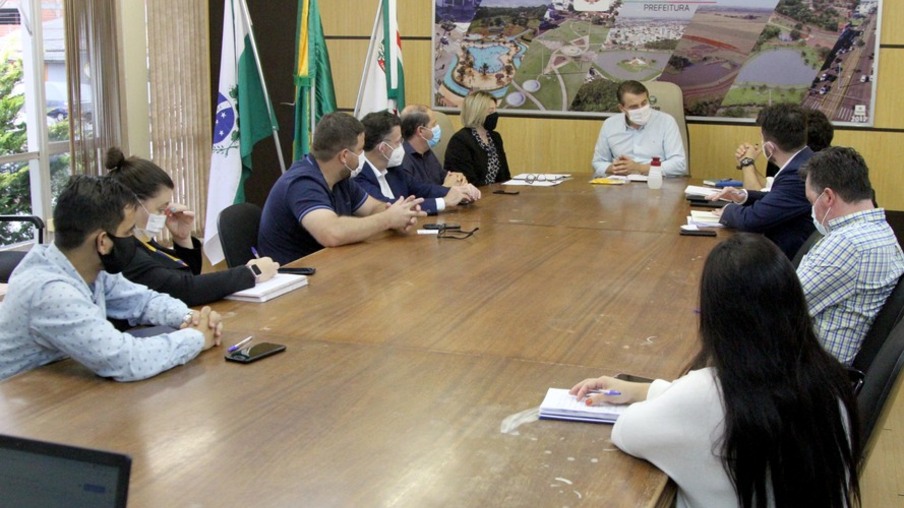 Fomento Paraná apresenta oportunidade de crédito e programas a prefeitos do oeste