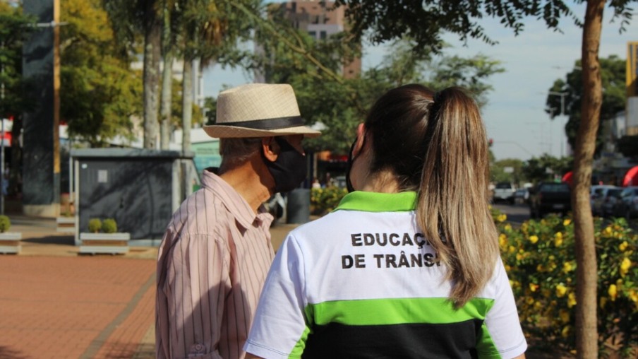 Ecocataratas e Transitar realizam ação educativa em alusão ao Maio Amarelo