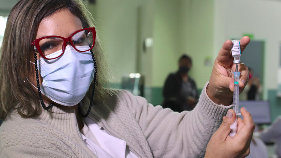 Foz do Iguaçu inicia vacinação de pessoas com 45 anos