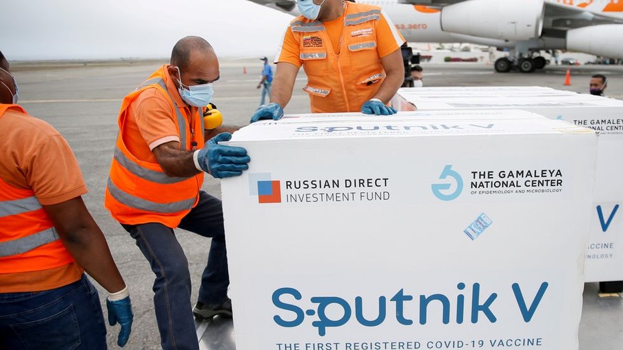 Sputnik V chega ao Brasil em uma semana; fábrica pedirá registro