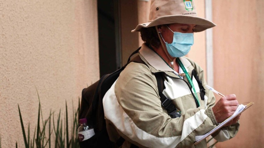 Agentes intensificam ações de combate à dengue na região do Santa Cruz
