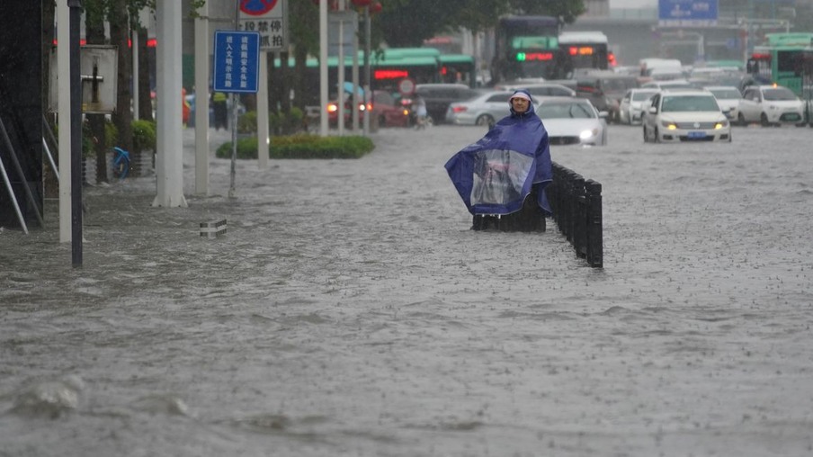 Pior chuva em mil anos deixa pelo menos 25 mortos em província chinesa