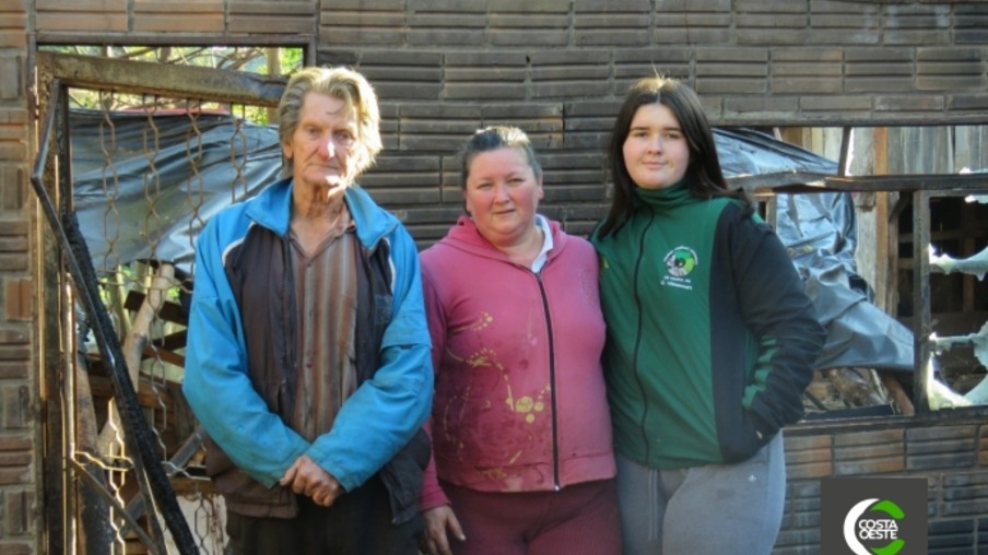 Família que perdeu pequena fábrica de melado em incêndio pede ajuda para recomeçar em Santa Helena