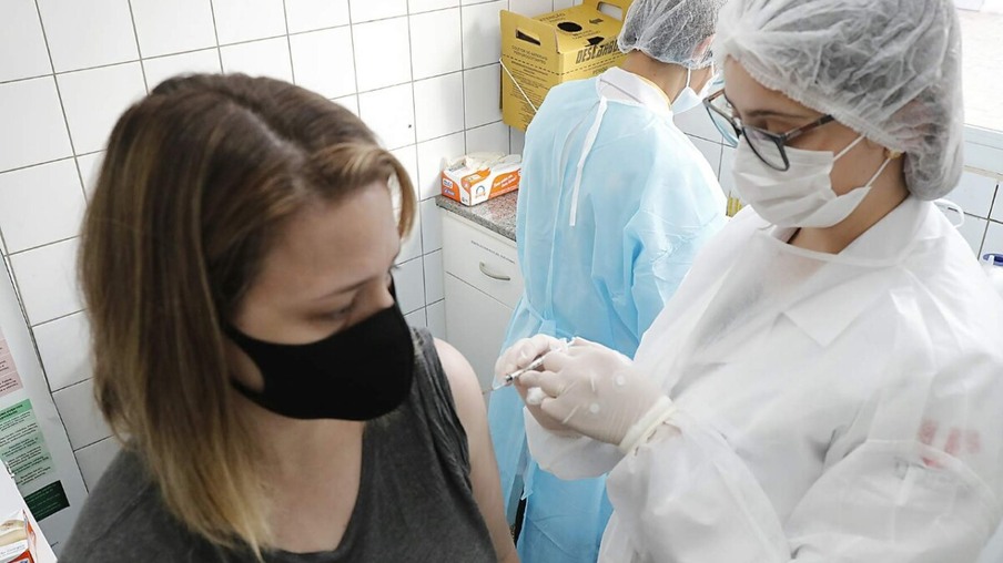 Cascavel aplicou 289 mil doses de vacina contra a covid-19