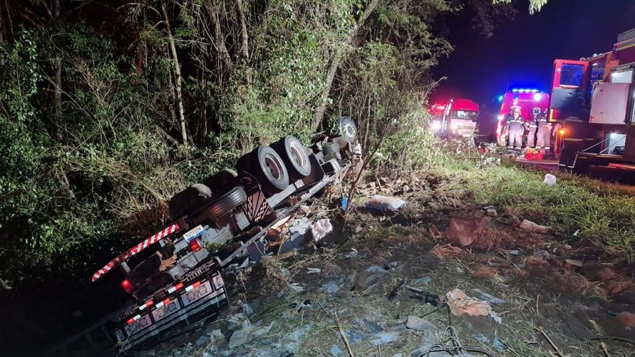 Homem morre em acidente de caminhão na PR-317 em São Pedro do Iguaçu