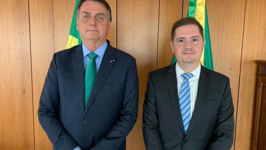 Bolsonaro nomeia Bruno Bianco novo advogado-geral da União