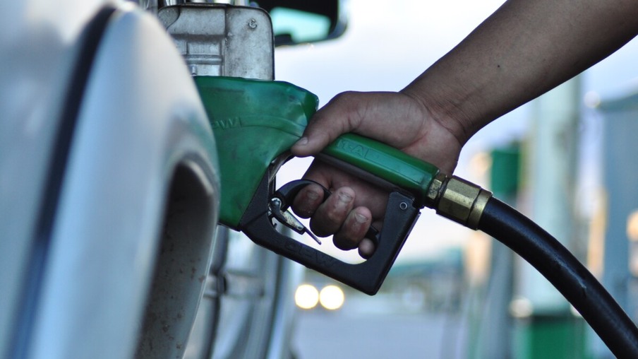 Gasolina: “Mais de R$ 6 o litro é muito pesado”