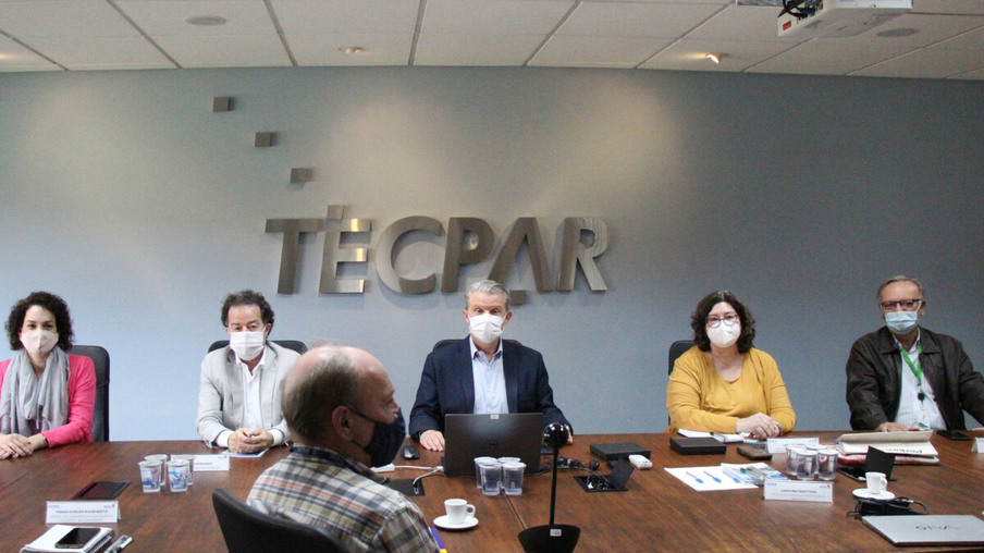 Tecpar e Fiocruz avaliam retomada de produção de insumos para vacinas