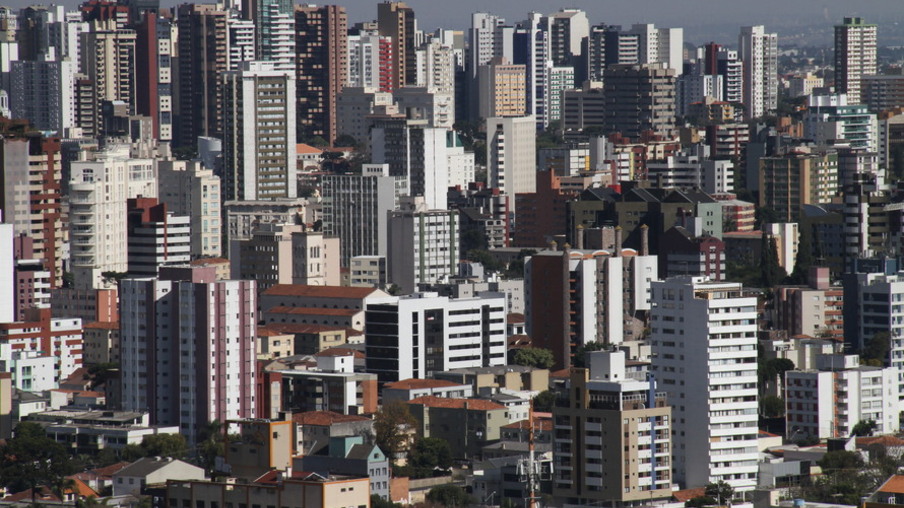 Centro visto apartir do bairro Mercês.
Foto: Arnaldo Alves / AENotícias.
Curitiba, 07-07-2011.
