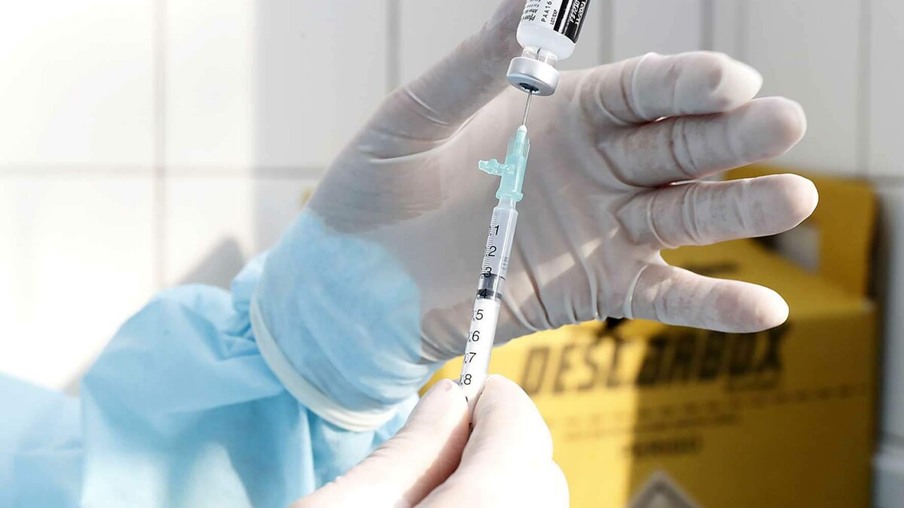 Cascavel vacina adolescentes com 17 anos sem comorbidades